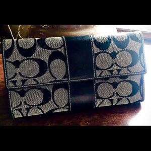 Coach Signature Billfold/Wallet